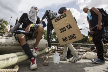 Protesters protest against the Venezuelan Government, 2017. Caracas, Venezuela. EFE