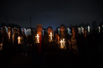 Traditional Night of Candles inthe Simón Bolívar Park in thecity of Bogotá as the start ofChristmas. 2019